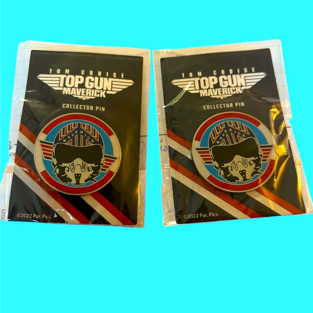 Tom Cruise Top Gun Maverick Collector Pin Set - New in Package